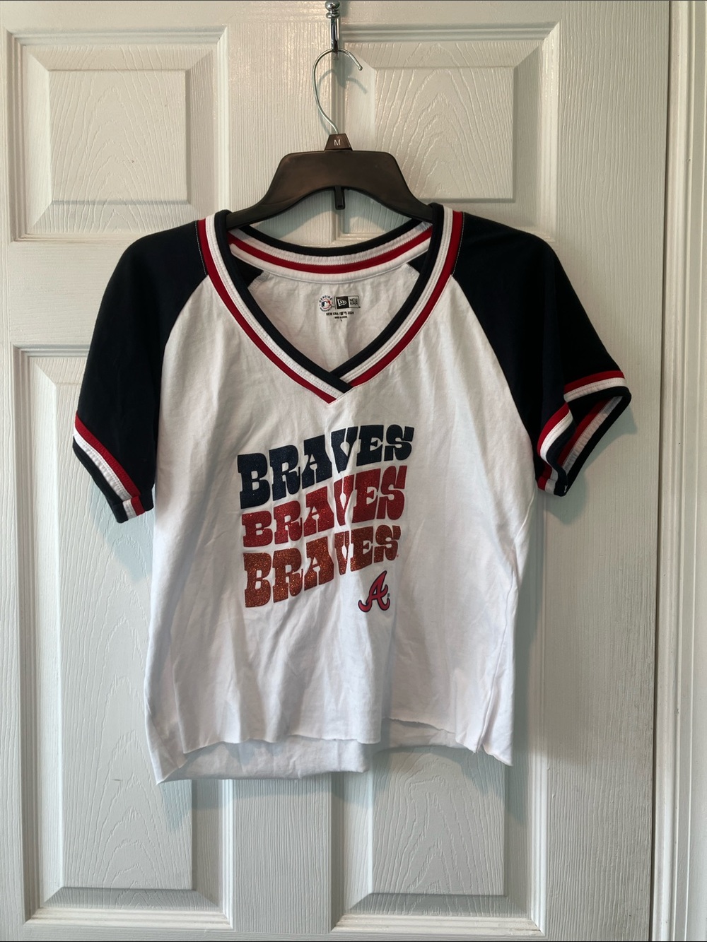 New Era White & Navy Atlanta Braves Raglan Tee women’s large
